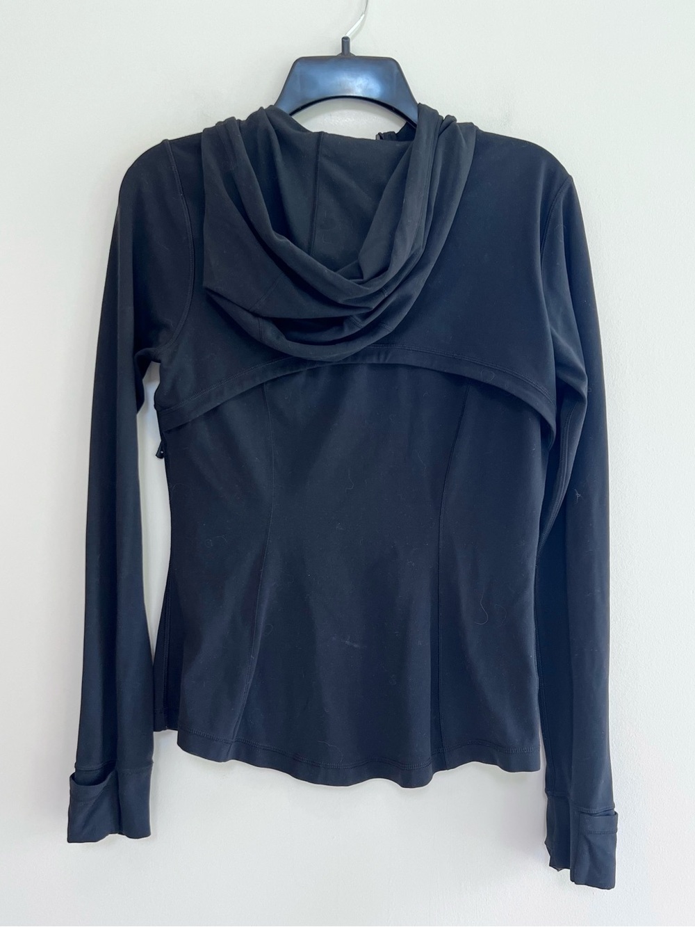 Lululemon Hooded Zip Up Define Lightweight Thumbholes Jacket Nulu Black, size 8 - Picture 4 of 10